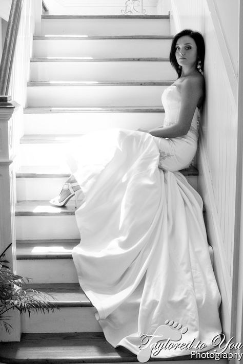 Like the stairs pose. Maybe not so stiff. Like the way the trains falls down and the heel is poised. There are stairs at my venue. Bride Stairs, Poses On Stairs, Outdoor Bridal Showers, Bridal Shower Outfit, Bride Poses, Bridal Pictures, Bridal Poses, Bridal Shower Dress, Bridal Portrait