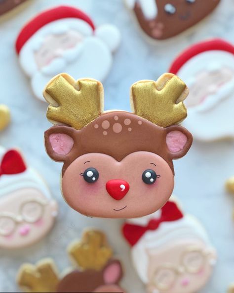 Reindeer Cookies Decorated, Christmas Reindeer Cookies, Kawaii Cookies, No Bake Sugar Cookies, Flooding Cookies, Perfect Sugar Cookies, Reindeer Cookies, Sugar Cookie Icing, Xmas Cookies