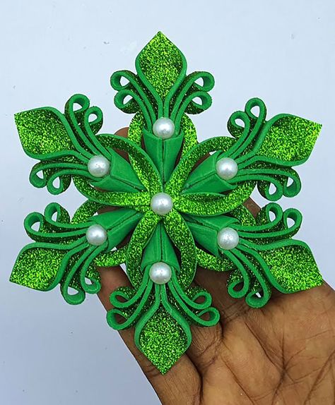 Learn How To Make Easy Foamiran Christmas Snowflakes | Xmas Crafts | DIY Christmas Tree Ornaments See less Christmas decoration ideas - Custom Christmas decoration - Hanging Christmas decoration ornaments #Crafts #ChristmasDecor #XmasSnowflakes Foamiran Christmas Ornaments, Foam Ornaments Christmas, Foamiran Christmas, Xmas Crafts Diy, Christmas Ornaments Paper, Foam Christmas Ornaments, Ornaments Crafts, Diy Christmas Tree Ornaments, Instruções Origami