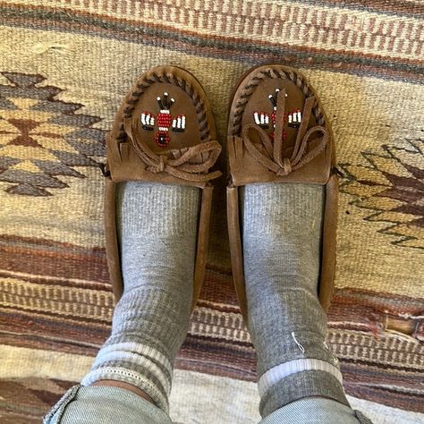 Women’s minnitonka moccasins size 6.5 Mumka Shoes, Minnetonka Moccasins Outfit, Minnetonka Outfit, Moccasins Outfit, Frazzled English Woman, Minnetonka Moccasins, Cutie Patootie, Shoes Women, Moccasins