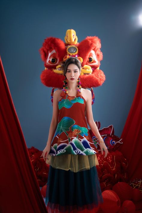 Chinese New Year Photoshoot, New Year Photoshoot, Haute Couture Details, Vietnam Art, Lion Dance, Photoshoot Idea, Summer Special, Couture Details, Mid Autumn