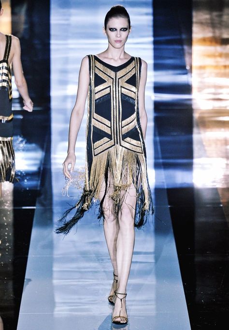 Art Deco Fashion Arte Art Deco, 1920s Glamour, Style Année 20, Deco Fashion, Gucci Spring, Art Deco Dress, Milano Fashion Week, Estilo Art Deco, Trend Fashion