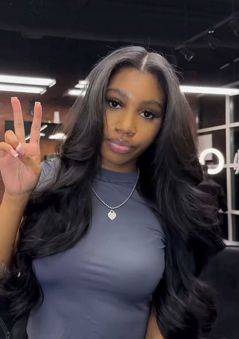 Middle Closure Sew In, Sew In With Loose Curls, Middle Part Sew In Styles, Long Hair Sew In Black Women, Loose Curls Hairstyles Black Women, Body Wave Leave Out, Beach Wave Sew In, Wavy Sew In Weave Middle Part, Natural Sew In Weave With Leave Out