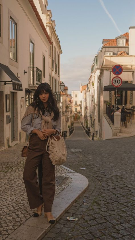 Lai Tiffany, Poses For Profile Picture, Bethany Ciotola, Photo Social Media, Parisian Lifestyle, 2024 Outfits, Outfit Styling, Hairstyle Inspo, Light Academia