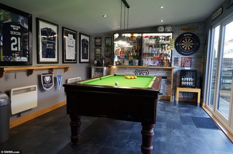 Home Bar Pool Table, Backyard Bar With Pool Table, Pub Pool Table, Pool Table In Garage, Garage Pool Table Room, Man Shed Bar, Cabin Game Room, Dundee Fc, Pool Room Ideas