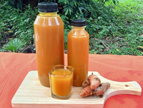 DIBUAT DENGAN RAMUAN YANG SEIMBANG DAN TANPA PENGWET MENJADIKAN MINUMAN RUTIN YANG WAJIB KAMU COBA, DISITUASI KAMU YANG SERING GAMPANG LELAH COCOK BANGET KAMU BAWA KEKANTOR LOH BISA DISAJIKAN DINGIN DAN SUHU RUANGAN, SO APA PERNAH COBA RACIKAN GKN, WAJIB PO Kunyit Asam, Food And Drink, Drinks, Quick Saves