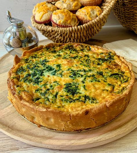 a spinach bacon and blue cheese quiche Blue Cheese Quiche Recipes, Bleu Cheese Recipes, Apple Recipes For Toddlers, Blue Cheese Quiche, Spinach And Bacon Quiche, Charleston Shrimp And Grits, Bean Soup Mix Recipe, Bacon Spinach Quiche, Quilt Stencils