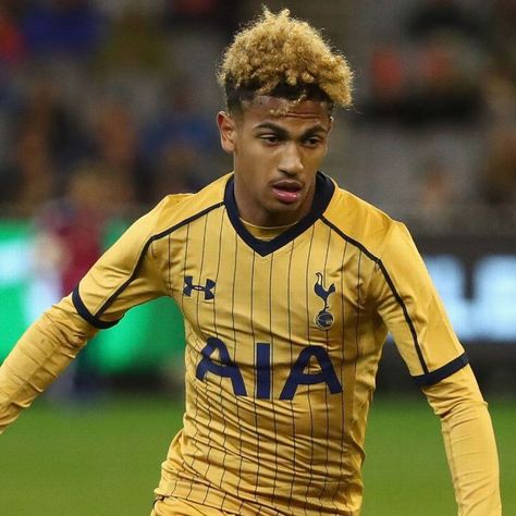 Premier League spending culture hindering youth development - Poch Marcus Edwards, Mauricio Pochettino, Transfer News, Betting Tips, World Of Sports, Tottenham Hotspur, Sports Betting, Juventus, Sports News