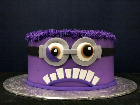 Minion Cake Purple Minion Cake, Birthday Cake Purple, Purple Minion, Cake Purple, Yellow Minion, Minion Birthday Cake, Purple Minions, Minion Theme, Skull Cake