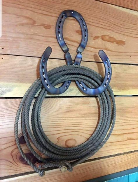 Horse Farm Ideas, Diy Horse Barn, Horseshoe Crafts Projects, Welded Metal Projects, Welding Crafts, Horse Barn Plans, Welding Ideas, Horseshoe Projects, Horseshoe Decor