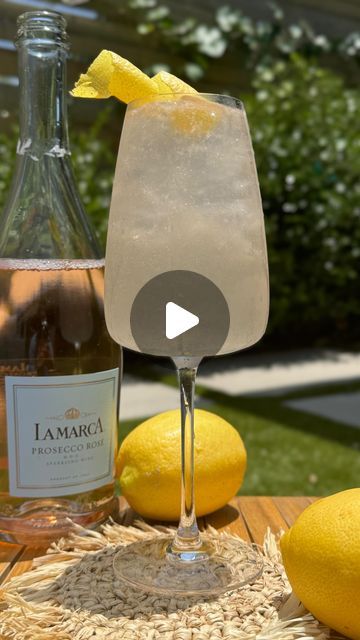 Lamarca Prosecco, Prosecco Cocktail Recipes, Prosecco Cocktails, Festive Cocktails, The Lone Ranger, Summer Cocktail Recipes, Fancy Drinks, Signature Drinks, Delicious Cocktails