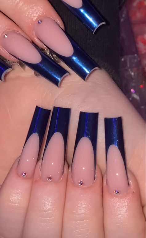 Winter Color Acrylic Nails, Blue Initial Nails, Acrylic Nails With Bf Initials Blue, Cute Acrylic Nails With Bf Initials, Prom Navy Blue Nails, Dark Blue Classy Nails, Dark Color Acrylic Nails, Acrylic Nails Winter Colors, Long Square Acrylic Nails Winter