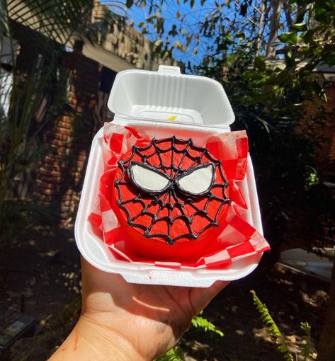 @latiaido Spiderman Lunch Box Cake, Lunch Box Cake Ideas, Spiderman Room Decor, Lunch Box Cake, Spiderman Room, Estilo Hipster, Spiderman Cake, Harry Potter Tumblr, Simple Birthday Cake