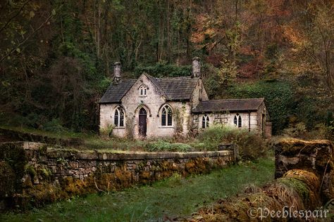 Hidden Gem | Stumbled upon this semi abandon cottage during … | Flickr Cozy English Cottage, Old English Cottage, Gothic Cottage, Cute Cottages, England Aesthetic, Countryside Cottage, Little Cottages, English Cottage Garden, Old Cottage