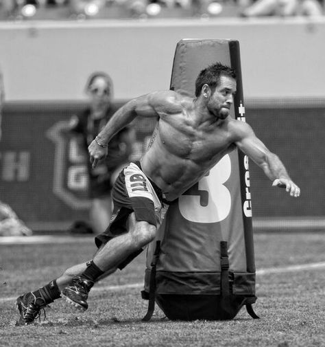 Rich Froning, Crossfit Inspiration, Crossfit Motivation, Photos People, Action Pose, Crossfit Athletes, Crossfit Workouts, Morning Motivation, Action Poses