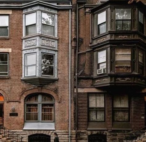 Fotocamere Vintage, Tone Control, Mood And Tone, The Secret History, Brown Aesthetic, Aesthetic Themes, Beautiful Buildings, Two People, White Aesthetic