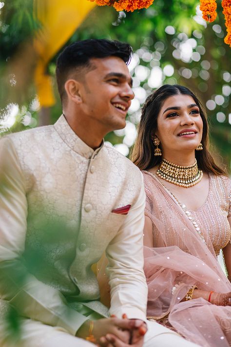 Engagement Couple Dress, Engagement Dress For Groom, विवाह की दुल्हन, Engagement Dress For Bride, Best Wedding Dress, Groom Photoshoot, Banarasi Lehenga, Indian Couple, Engagement Photography Poses