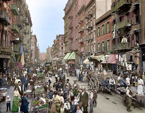 Shorpy Historic Picture Archive :: Little Italy (Colorized): 1900 high-resolution photo Jacob Riis, Little Italy New York, Manhattan Buildings, Old New York City, New York History, Progressive Era, Old Nyc, New York City Photos, Mulberry Street