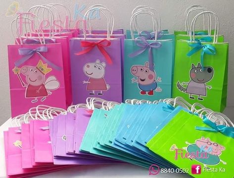 Diy Peppa Pig Birthday Party, Peppa 3rd Birthday, Peps Pig Birthday Ideas, Peppa Pig Table Decoration, Peppa Pig First Birthday Party, Peppa Pig Birthday Decor, Peppa Pig 4th Birthday Party, Peppa Pig 1st Birthday Party, Peppa Pig 2nd Birthday Party For Girl