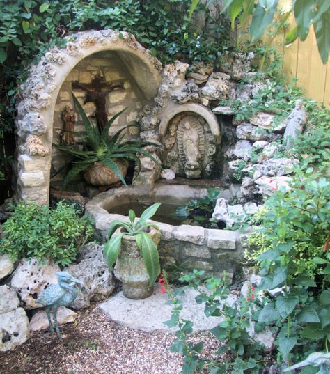 Catholic garden ideas... KAREN!!! Outdoor Shrine, Shed Inspiration, Marian Garden, Grotto Design, Prayer Garden, Backyard Garden Landscape, Meditation Garden, Art Sacre, Memorial Garden