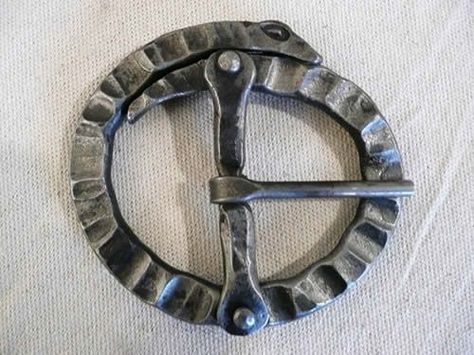 forged belt buckle - Google Search: Small Projects Ideas, Welding Crafts, Blacksmith Forge, Blacksmith Projects, Horseshoe Crafts, Metal Working Projects, Forging Metal, Metal Projects, Metal Words