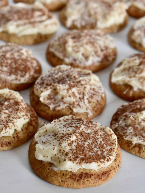 Tiramisu Cookies have all of those classic tiramisu flavors you love in a soft frosted cookie! This unique cookie is topped with a delicious mascarpone frosting and is perfect for any occasion! Tiramisu Cookie Cups, Tiramisu Cookies Recipe, Baking Recipes Desserts Easy, Baking Recipes Aesthetic, Baking Recipes Easy, Recipes Aesthetic, Tiramisu Cookies, Baking Recipes Desserts, Classic Tiramisu