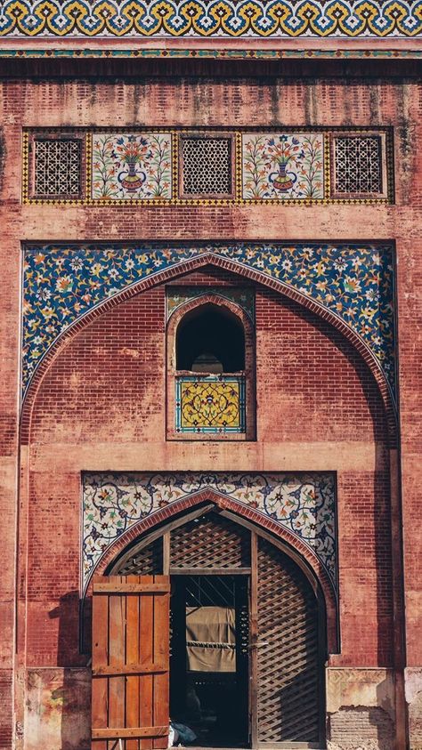 Pakistan Scenery Wallpaper, Pakistani Rickshaw, Lahore Architecture, Lahore Aesthetic, Androon Lahore, Pakistani Architecture, Muslim Architecture, Pakistan Wallpaper, Architecture Photography Buildings