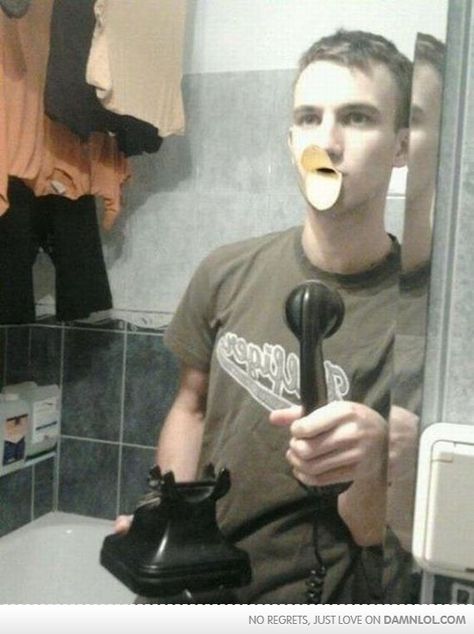 duck face done right. Facebook Picture, Facebook Pic, Phone Pic, Face Pic, Bathroom Selfie, Face Selfie, Mirror Pictures, Quack Quack, Mirror Picture