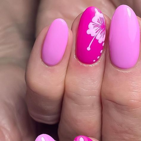 Hot Pink Hibiscus Nails, Hibiscus Toe Nails, Hawaiian Inspired Nails, Hawian Nails Designs, Holiday Gel Nails Summer, Pink Tropical Nails, Hawaiian Flower Nails Hibiscus, Habisquis Flower Nail, Pink Hibiscus Nails