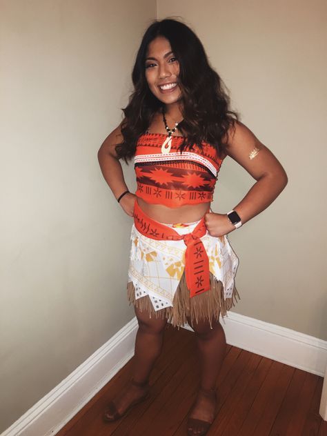 Moana Halloween Costume Halloween Moana, Moana Halloween, Pop Culture Halloween Costumes, Moana Halloween Costume, Moana Cosplay, College Costumes, Halloween Costume Women, Halloween Costume Design, Halloween Princess