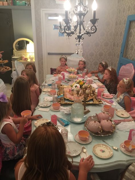 Princess tea party Tea Party Play Date, Princess Dinner, Tea Party Toys, Kids Tea Party, I Want A Baby, Princess Tea Party, Childhood Memories 2000, Play Date, Tea Party Birthday