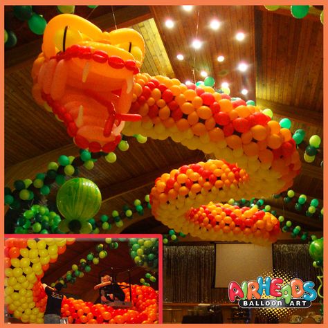 Snake Balloon Arch, Snake Balloon, Lion King Balloons, Twisting Balloons, Halloween Balloon, Balloon Drop, Halloween Balloons, Snake Art, Giant Balloons