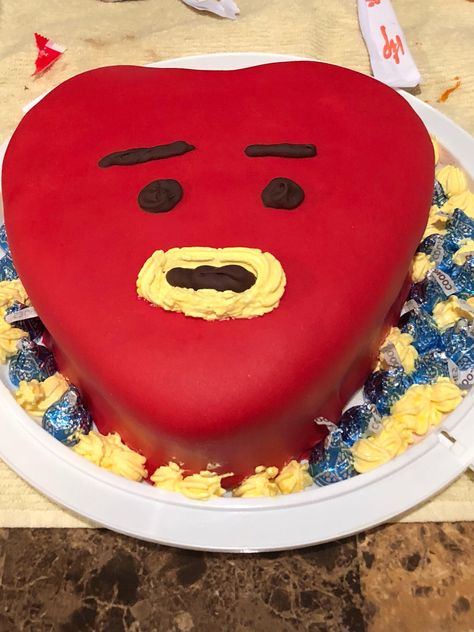 Bt21 cake TATA Taehyung Cake, Bts Theme Cake, Bts Birthday Cake, Bt21 Cake, Army Birthday Cakes, Dipped Treats, Bts Birthday, Bt21 Tata, Bts Cake