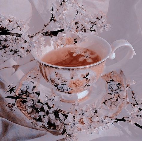 Royal Aesthetic, Pretty Drinks, Princess Aesthetic, + Core + Aesthetic, Aesthetic Images, White Aesthetic, Aesthetic Vintage, Pastel Aesthetic, Aesthetic Backgrounds