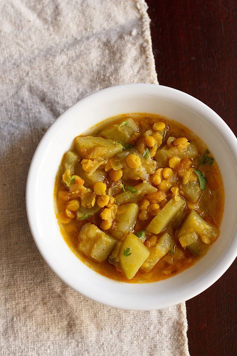 lauki chana dal curry recipe – healthy and quick spiced curry made with bottle gourd/opp squash and bengal gram.  #lauki #chanadal Punjabi Gravy Recipe, Healthy Gravy Recipe, Opo Squash, Bottle Gourd Recipe, Paneer Curry Recipes, Healthy Curry Recipe, Dal Curry, Chana Recipe, Vegetable Curry Recipes