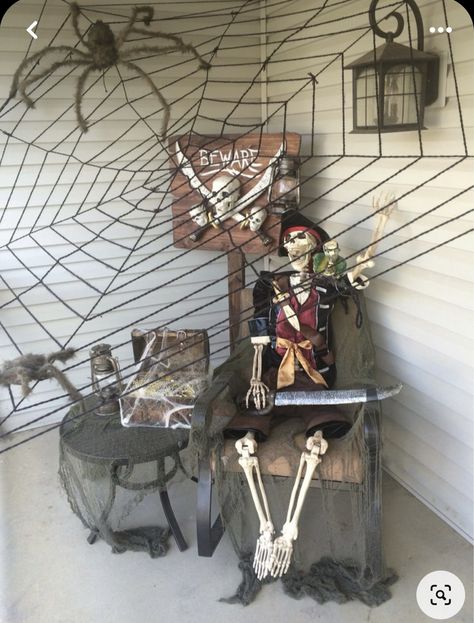 Pirate Front Porch Halloween, Pirate Themed Halloween Decorations, Halloween Shipwreck, Awesome Outdoor Halloween Decorations, Pirate Decorations, Pirate Halloween Decorations, Halloween Pirates, Pirate Halloween Party, Pirate Props