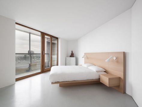 John Pawson pares back Barbican flat to "a state of emptiness". Power Moodboard, Barbican Apartment, Minimal Apartment, Minimal Interiors, Japandi Bedroom, Sofa Wood Frame, Minimal Interior, John Pawson, Spatial Design