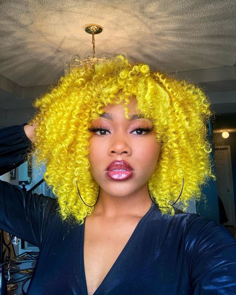 Yellow Hair Color, Curly Color, Red H, Amazing Hairstyles, Blonde Curly Hair, Legally Blonde, Colorful Hair, Yellow Hair, Scene Hair