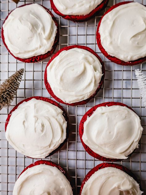 Red Velvet Cookie Recipe, Cookies With Cream Cheese Frosting, Bakery Chocolate Chip Cookies, Modern Honey, Cookies With Cream Cheese, Velvet Cookies, Cream Puff Recipe, Best Christmas Cookie Recipe, Levain Bakery