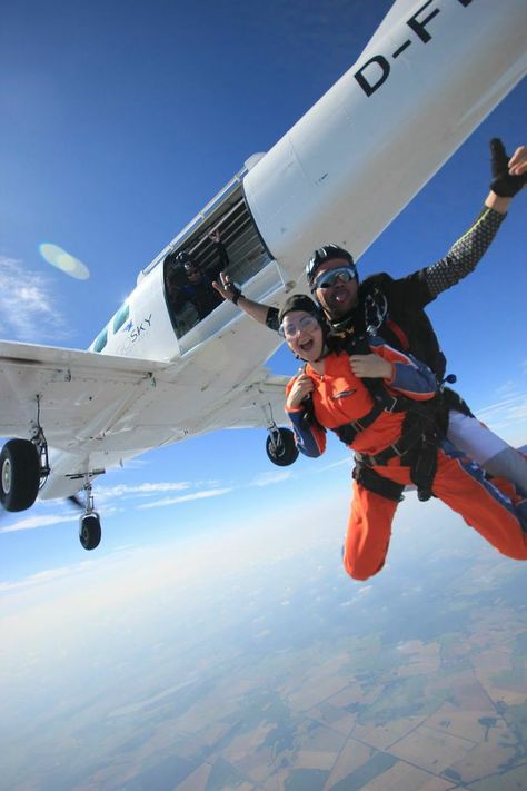 Parachute Jumping, Skydiving Pictures, Tandem Jump, Outdoor Adventure Activities, Wish Board, Air Sports, Outdoor Exercises, Gopro Photography, Hang Gliding