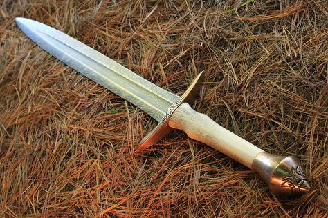 Cedarlore Forge, Tolkien Elvish, Tolkien Elves, Fantasy Outfits, Elk Antler, The Guard, Cool Swords, Zombie Apocalypse, Character Designs