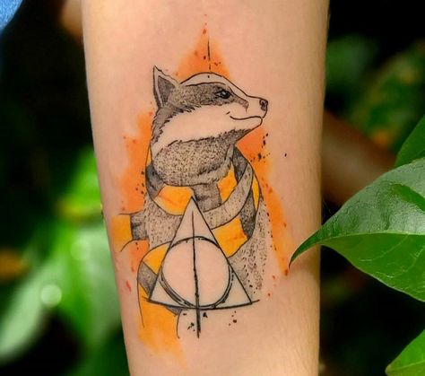 Harry Potter Hufflepuff Tattoo, Potterhead Tattoo, Hufflepuff Tattoo Ideas, Niffler Tattoo, Hufflepuff Tattoo, Tiny Harry Potter Tattoos, Slytherin Tattoo, Badger Tattoo, Celtic Artwork