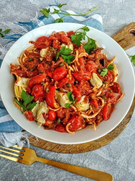 Linguine with Eggplant and Artichokes in White Wine Marinara Sauce - Munchmeals by Janet Eggplant Recipes Pasta, Weeknight Pasta, Eggplant Pasta, Vegan Bolognese, Artichoke Pasta, Cream Sauce Recipes, Artichoke Recipes, Vegan Pasta Recipes, Vegan Mac And Cheese