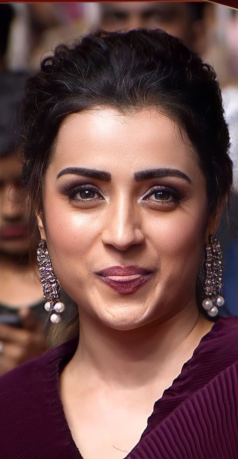 Trisha Actress, Bra Photos, Trisha Krishnan, Bridal Hair Buns, Actress Without Makeup, Indian Actress Hot Pics, Eyes Lips, Actress Photos, A A