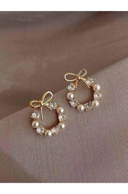 Color: Yellow Gold Details: Pearls, Rhinestone Type: Stud Material: Zinc Alloy Size: One-size Eardrop Height : 1.8 cm Eardrop Width : 1.5 cm Anthropologie Christmas, Jewelry Formal, Formal Jewelry, Zara Jewelry, Knot Stud Earrings, Diamond Bows, Knot Studs, Jewelry Summer, Jewelry Dainty