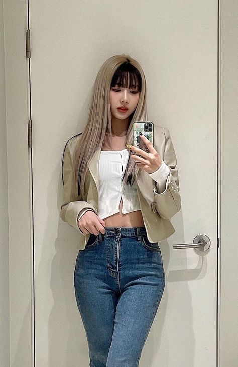 Yoohyeon Dreamcatcher, Hyun A, Tone Hair, Only Girl, Kpop Girl Groups, Korean Singer, Dyed Hair, Cute Hairstyles, Hair Inspo