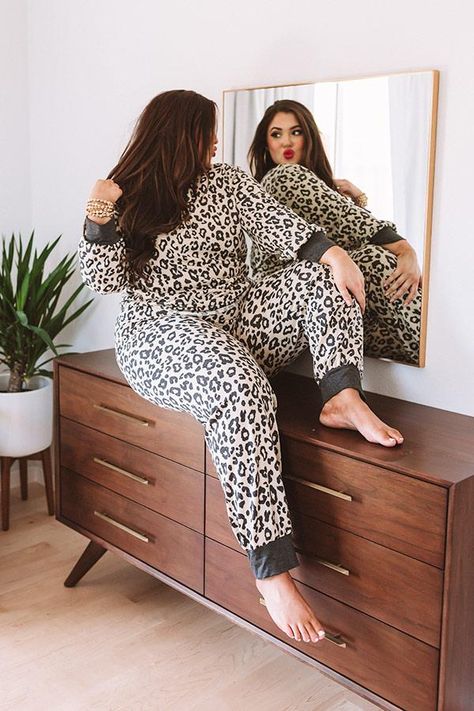 Lounge Looks, Comfy Jumpsuits, Plus Size Fall Outfit, Leopard Top, Black Leopard Print, Fuzzy Slippers, Plus Size Models, Black Leopard, Curvy Girl Fashion