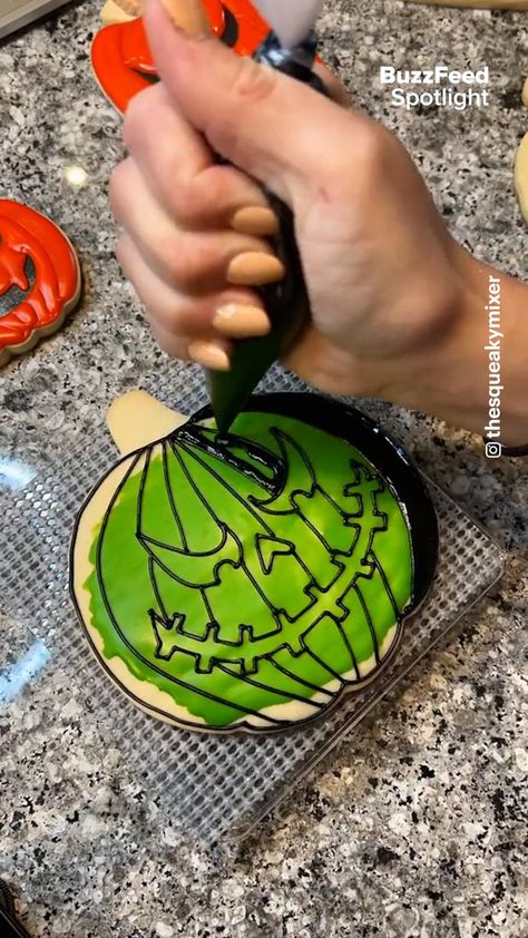 jack-o'-lantern sugar cookies | Sugar cookie, cookie, sugar, jack-o'-lantern | The details on that spooky candle cookie is next level. Thanks, @thesqueakymixer Follow https://www.instagram.com/thesqueakymixer/ for more! | By Tasty | Facebook Cookie Flooding, Jack O Lantern Cookies, Spooky Jack O Lantern, Candle Cookies, Cookies Sugar, Spooky Candles, Jack O, Jack O Lantern, The Details