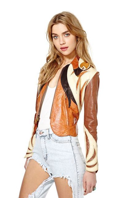 Nasty Gal Goes Old-School, Moves Back To eBay #refinery29  http://www.refinery29.com/2014/05/67692/nasty-gal-ebay-sale#slide10  1970s East West Musical Instruments Rare Collectible Leather "Parrot Jacket" East West Leather Jacket, East West Musical Instruments Jacket, 70s Outfits Ideas, Sophia Amoruso, 70s Outfits, Seventies Fashion, Grunge Dress, Leather Jacket Outfits, Japanese Street Fashion