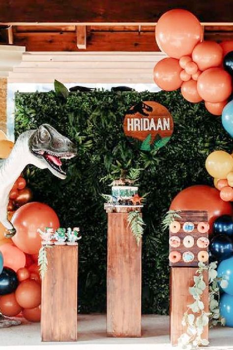 Jurassic Park Backdrop, Dinosaur Photo Booth, Dinosaur Themed Food, Dinosaur Cake Pops, Dinosaur Birthday Party Ideas, Dinosaur Party Ideas, Dinosaur Decorations, Dinosaur Party Invitations, Jurassic Park Birthday